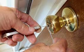 LOCKSMITH GIPTON